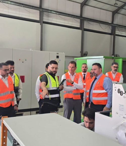 “زيارة رئيس شركة شنايدر إلى مصنعنا: شراكة استراتيجية وآفاق واعدة”